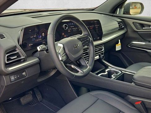 Used 2026 Chevrolet Traverse LT w/ Midnight/Sport Edition image 9