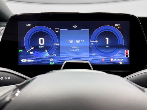 Used 2024 Chevrolet Equinox EV RS FWD image 10