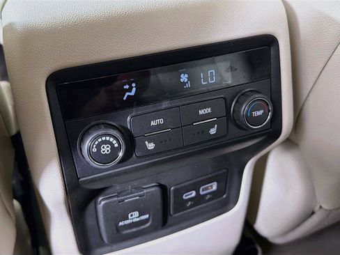 Used 2023 GMC Acadia Denali AWD/4WD image 29