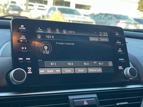 Used 2019 Honda Accord Touring image 18