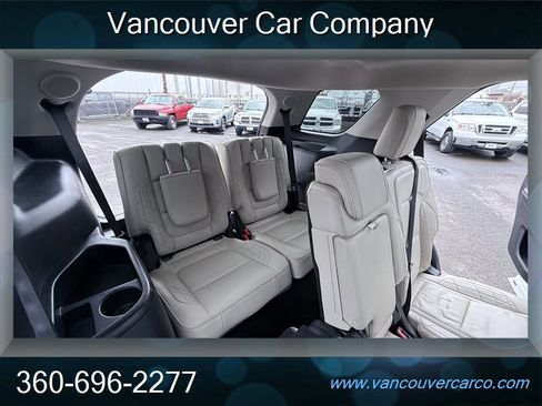 Used 2016 Ford Explorer Platinum image 18
