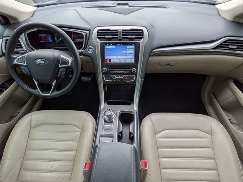 Used 2017 Ford Fusion SE w/ Fusion SE Technology Package FWD image 15