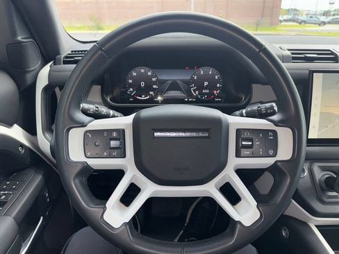 Used 2025 Land Rover Defender 110 S AWD/4WD image 28