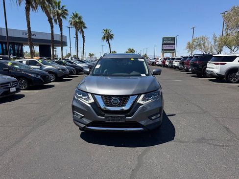 Used 2018 Nissan Rogue SL w/ Premium Package FWD image 2