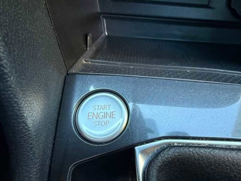 Used 2023 Volkswagen Tiguan SE R-Line image 15