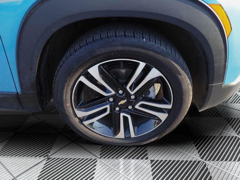 Used 2025 Chevrolet TrailBlazer LT w/ LT Cold Weather Package FWD image 33