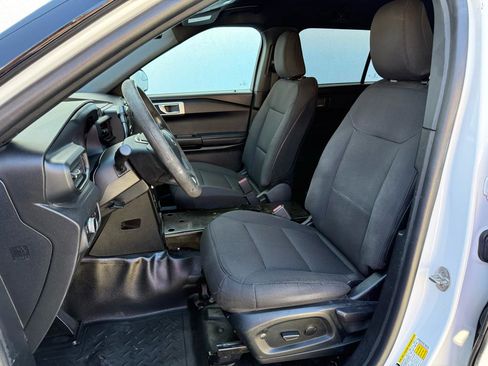 Used 2022 Ford Explorer 4WD Police Interceptor image 2
