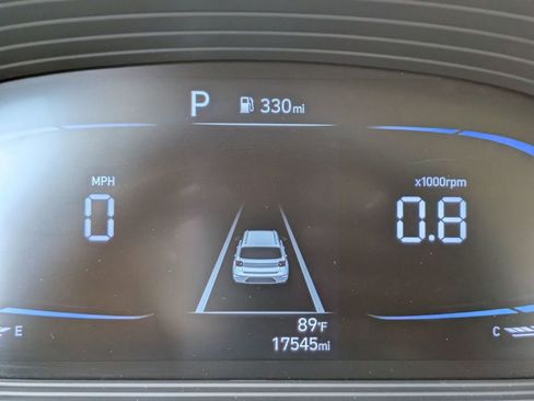 Used 2025 Hyundai Venue SEL image 15