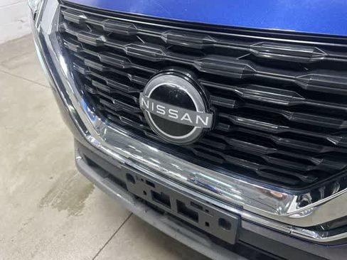Used 2023 Nissan Rogue S FWD image 29