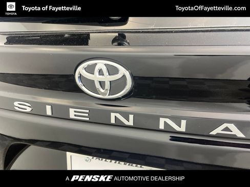 Used 2026 Toyota Sienna Limited FWD image 21