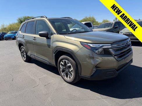 Used 2025 Subaru Forester Premium AWD/4WD image 1