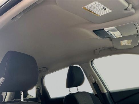 Used 2025 Nissan Rogue SV FWD image 14