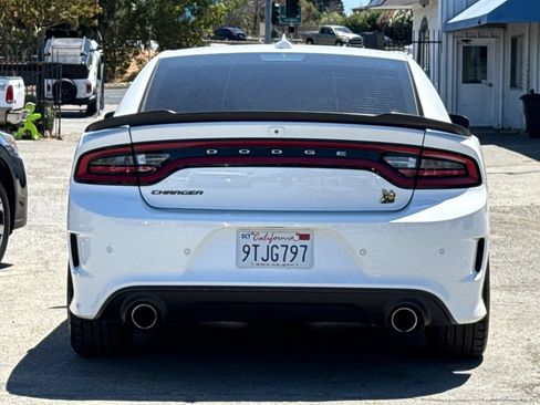 Used 2023 Dodge Charger Scat Pack w/ Navigation & Travel Group RWD image 5