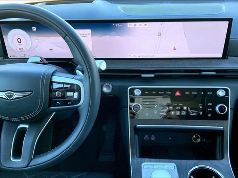 Used 2025 Genesis GV80 3.5T Prestige image 7