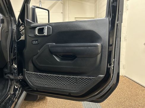 Used 2021 Jeep Gladiator Sport AWD/4WD image 4