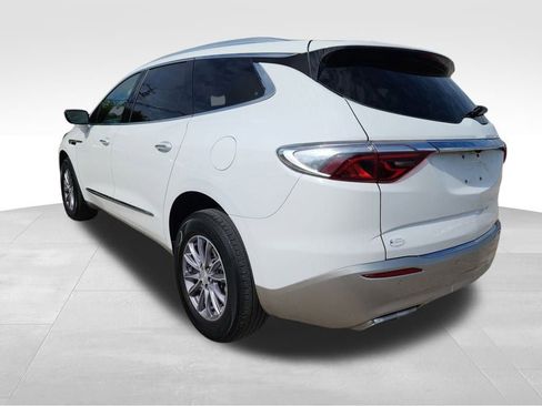 Used 2022 Buick Enclave Essence image 6