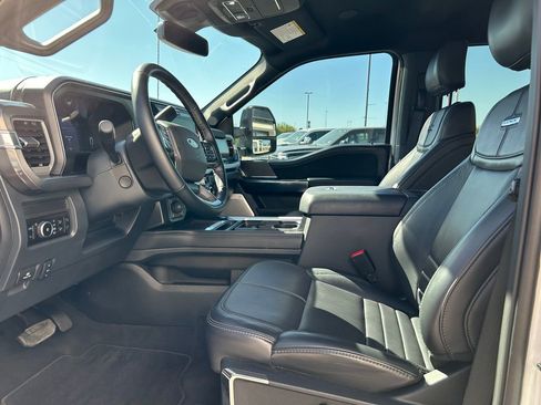 Used 2025 Ford F250 Platinum AWD/4WD image 6