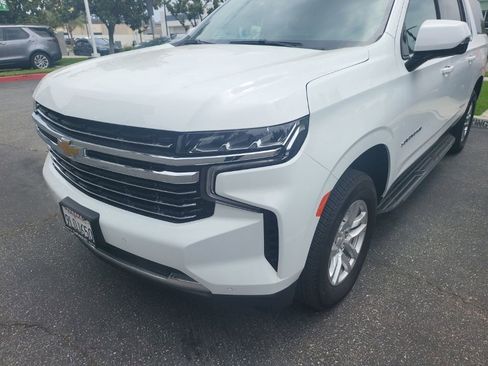 Used 2024 Chevrolet Suburban LT w/ Luxury Package RWD image 1