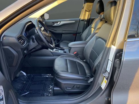 Certified 2025 Ford Escape Platinum image 5