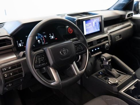 Used 2024 Toyota Tacoma 4x4 Double Cab image 3