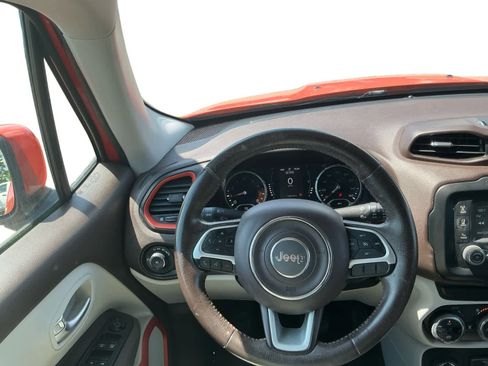 Used 2015 Jeep Renegade Latitude w/ Popular Equipment Group AWD/4WD image 11