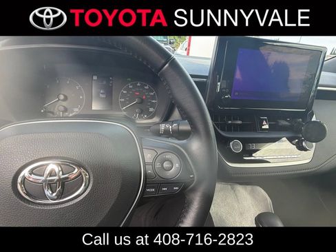 Used 2025 Toyota Corolla SE AWD/4WD image 4