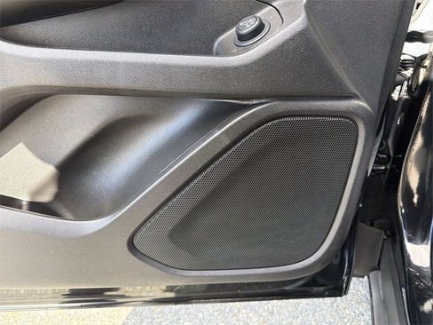 Used 2023 GMC Terrain SLT image 25