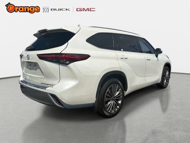 Used 2020 Toyota Highlander Platinum AWD/4WD image 3
