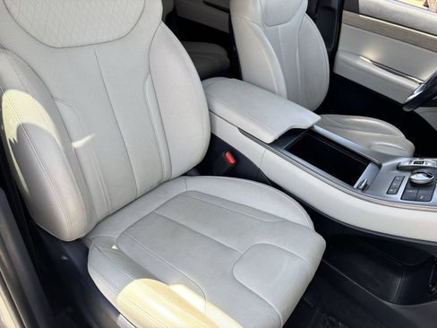 Used 2022 Hyundai Palisade SEL w/ Premium Package FWD image 8