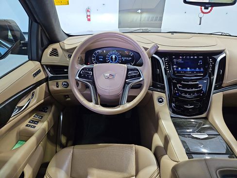 Used 2020 Cadillac Escalade Platinum w/ Escalade Sport Edition AWD/4WD image 14