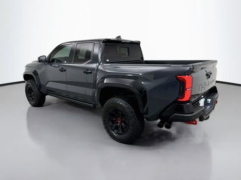Used 2025 Toyota Tacoma TRD Pro AWD/4WD image 5