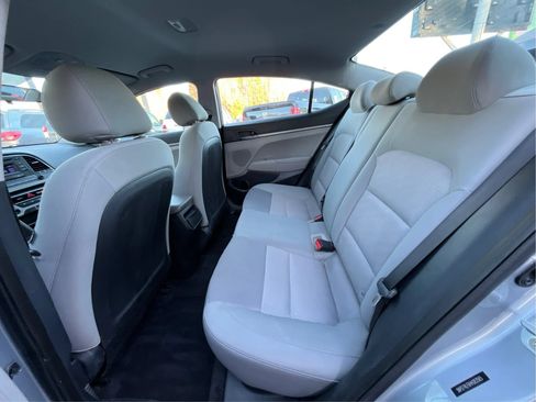 Used 2017 Hyundai Elantra SE FWD image 11