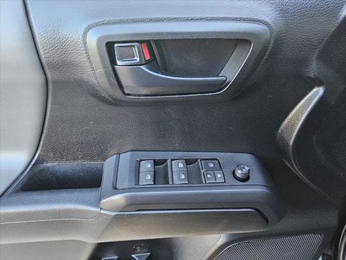 Used 2021 Toyota Tacoma SR image 10