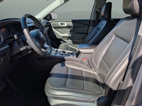 Used 2024 Ford Explorer XLT w/ Equipment Group 202A image 12