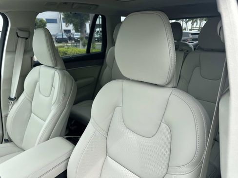 New 2026 Volvo XC90 T8 Ultra w/ Lounge Package AWD/4WD image 15