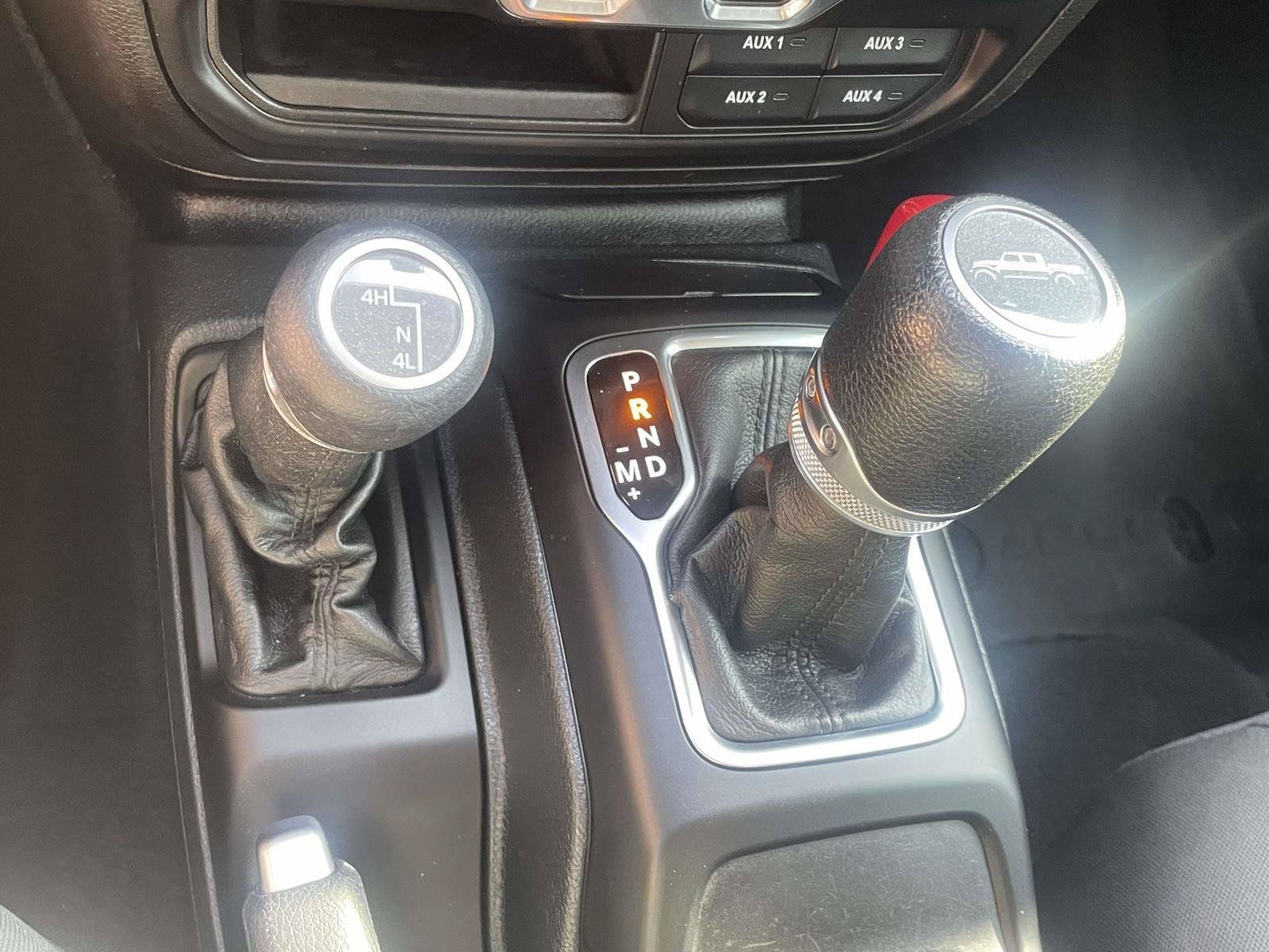 Used 2022 Jeep Gladiator Sport AWD/4WD image 19