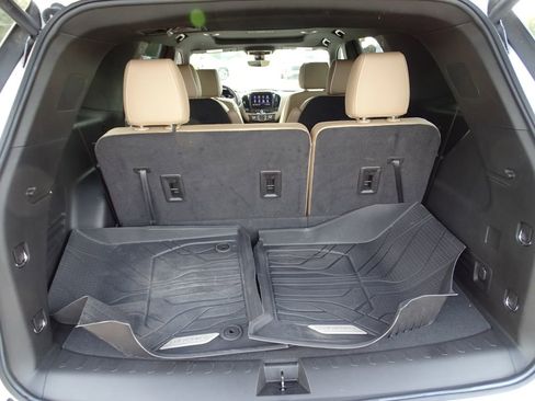 Used 2023 Chevrolet Traverse Premier image 10