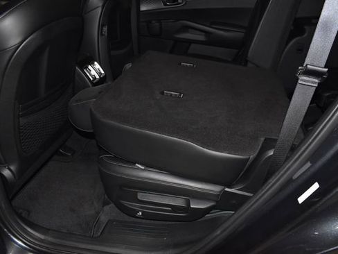 Used 2024 Kia Sorento S image 36