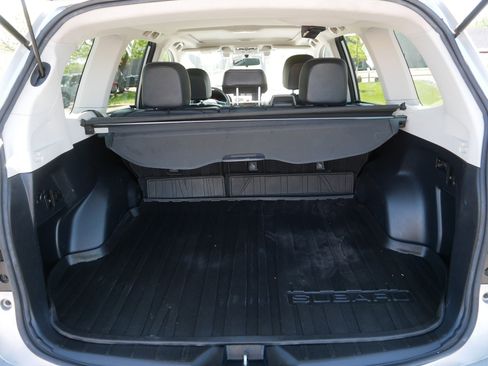 Used 2016 Subaru Forester 2.5i Touring w/ Eyesight & Navigation System AWD/4WD image 18