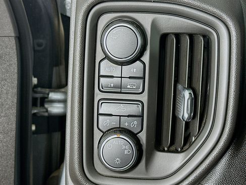 Used 2021 Chevrolet Silverado 1500 Custom AWD/4WD image 16