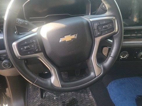 Used 2024 Chevrolet Silverado 1500 LT image 18