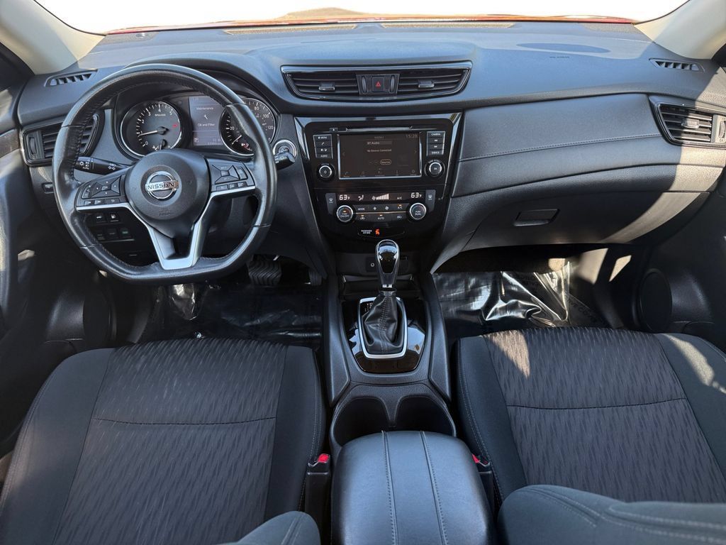 Used 2018 Nissan Rogue SV AWD/4WD image 10