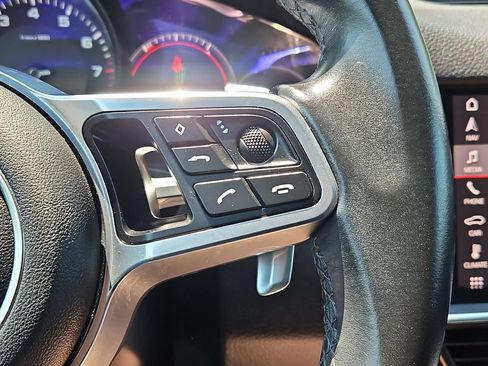 Used 2021 Porsche Cayenne AWD/4WD image 30