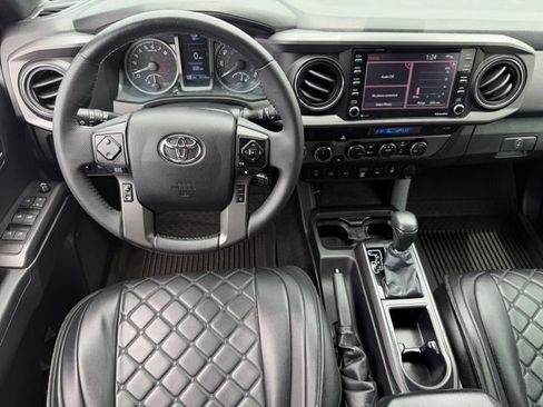 Certified 2021 Toyota Tacoma TRD Off-Road w/ Technology Package AWD/4WD image 13