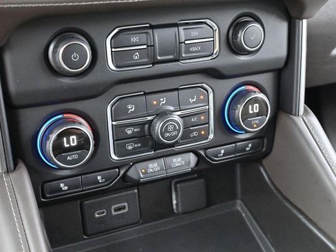 Used 2021 Chevrolet Tahoe LT AWD/4WD image 20