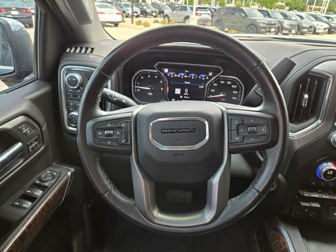 Used 2022 GMC Sierra 1500 Denali w/ Denali Premium Package AWD/4WD image 16