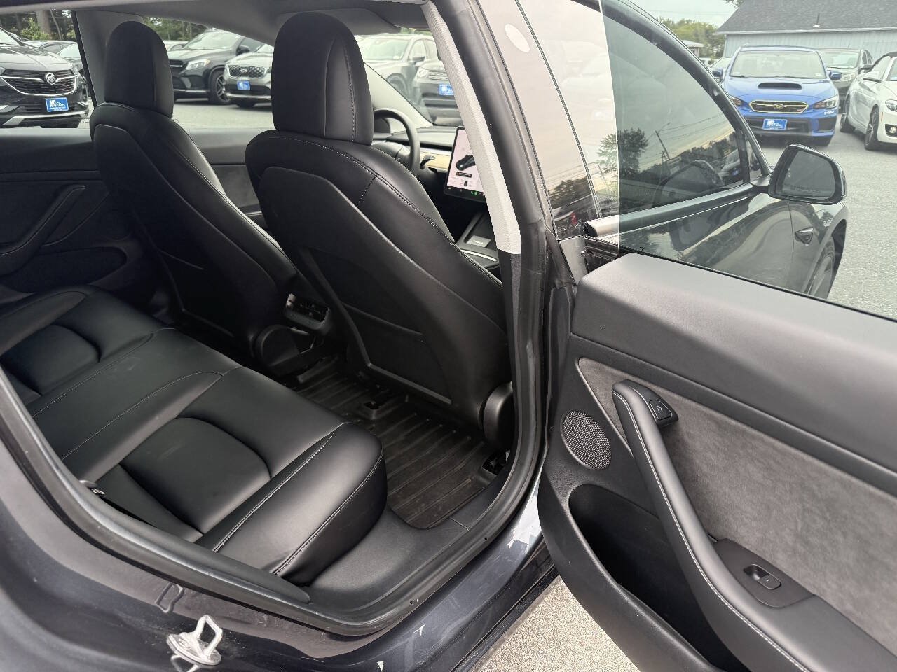 Used 2021 Tesla Model 3 Standard Range Plus RWD image 9