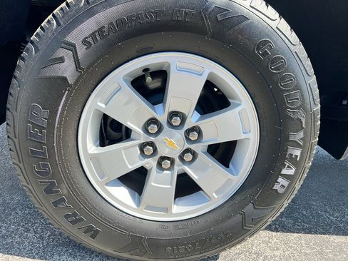 Used 2020 Chevrolet Colorado W/T w/ WT Convenience Package image 9