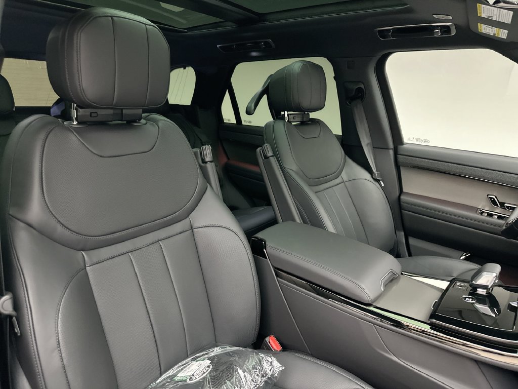 New 2027 Land Rover Range Rover Sport Dynamic SE AWD/4WD image 6