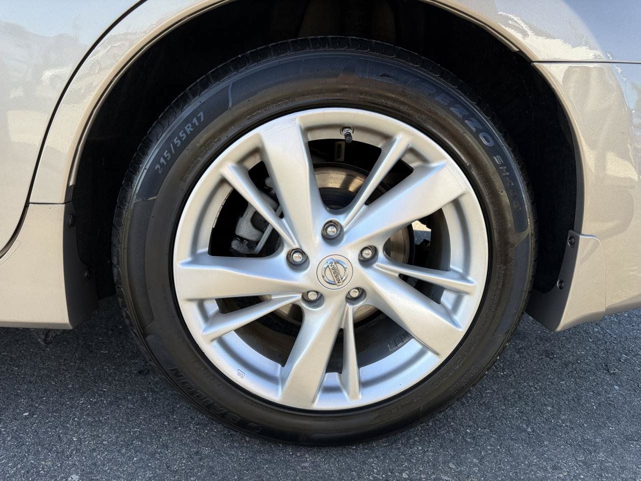 Used 2015 Nissan Altima 2.5 SL w/ Technology Package FWD image 10
